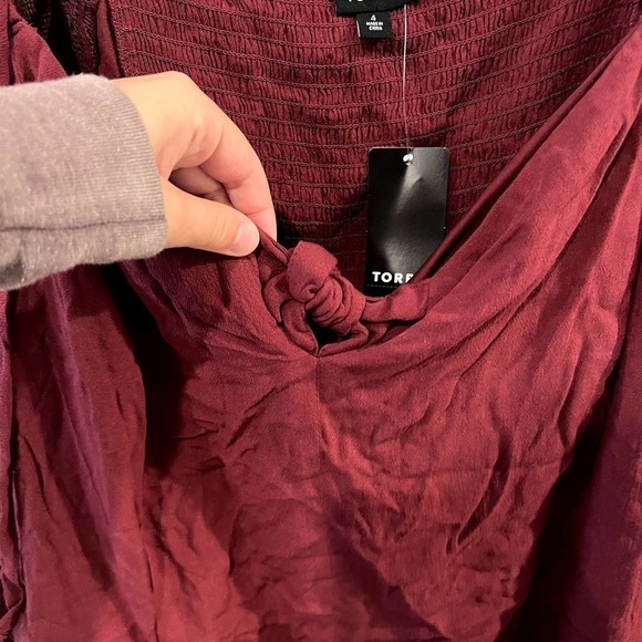 NWT Torrid Esther Peplum Rayon Tie Front Crepe Embroidered Sleeve Top Size 4 - Picture 3 of 6